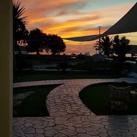 Amorgos Pearls מלון דירות 3*